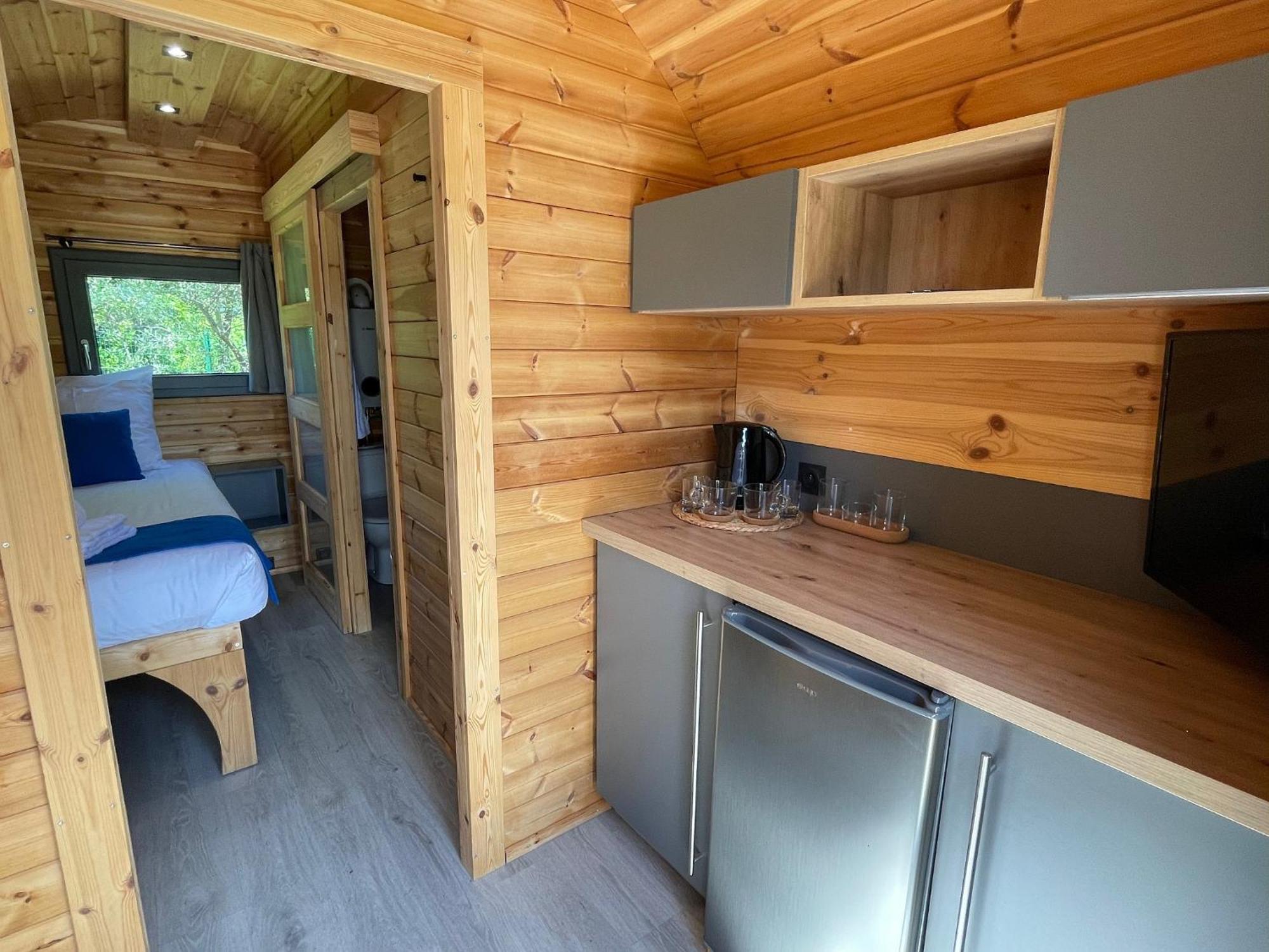 Camping Les Pres Du Roi Sommières Eksteriør bilde